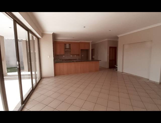 3 BEDROOM FREEHOLD FOR SALE IN XANADU